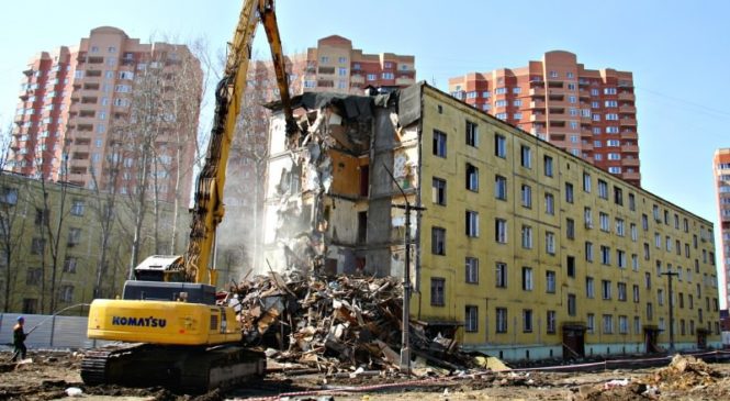 Как проходит демонтаж зданий в городе