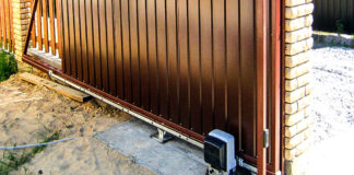 Установка откатных ворот