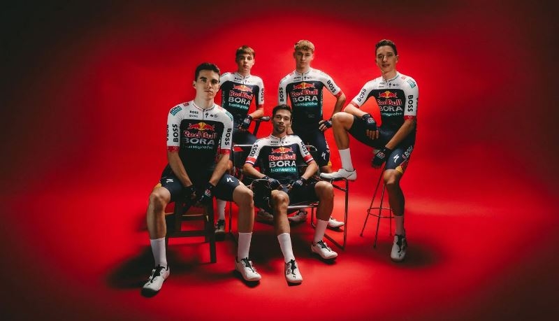 Red Bull Bora-hansgrohe представила новую велоформу на сезон 2025 года