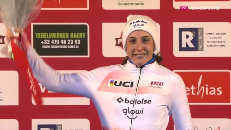 Люсинда Бранд — победительница этапа Кубка мира по велокроссу в Дендермонде-2025