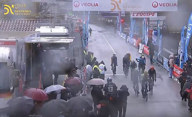 8 велокоманд покинули гонку "Звезда Бессежа"-2025 в знак протеста на 3-м этапе