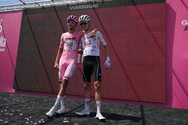 UAE Team Emirates верит в Хуана Аюсо: "Он не разочаровал, и мы не планируем его отпускать"