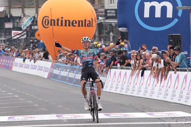 Павел Новак — победитель 7 этапа Giro d'Italia Next Gen-2025 с финишем на Прато-Невозо