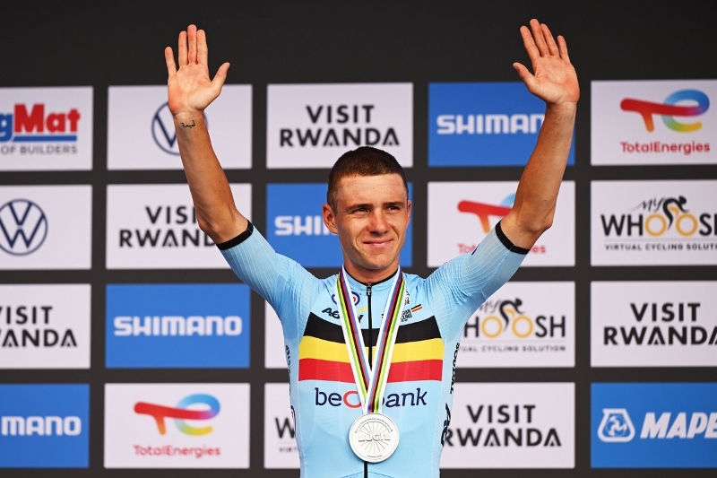 Ремко Эвенепул &mdash; серебряный призёр в групповой гонке Чемпионата мира по шоссейному велоспорту-2025 в Руанде