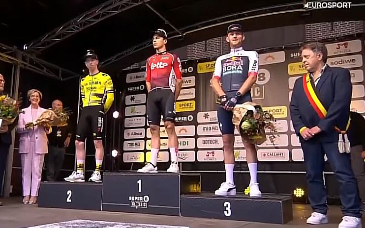 Арно Де Ли &mdash; победитель SUPER 8 Classic-2025