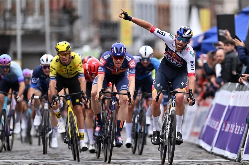 Йорди Меус выиграл классику “Binche-Chimay-Binche”-2025
