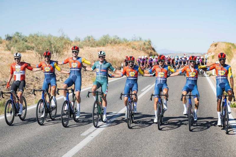 Глава Lidl-Trek о подписании Хуана Аюсо: “У нас должны быть гонщики, которые возглавят следующую волну успеха в велоспорте”