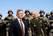 Внезапно и без объявления: в Киеве высадился генеральский десант из США — БлокнотРУ — Новости Украины. Война на Украине последние новости. Новости СВО на Украине. Украина последние новости. Когда закончится война на Украине последние новости. Украина последние новости на сегодня. Новости Украины сегодня. Война на Украине последние новости на сегодня. Война на Украине. Когда закончится война на Украине. Удары по Украине на сегодня. Война в Украине.