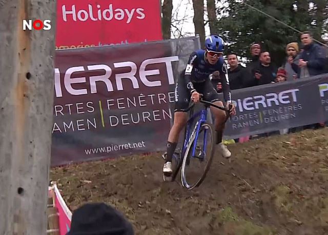 Люсинда Бранд выиграла этап Кубка мира по велокроссу в Намюре