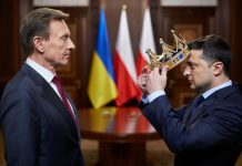 Корона все-таки свалится: между Киевом и Варшавой разразился дипломатический скандал