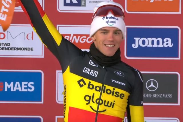 Тибо Нис опередил Тибора Дель Гроссо на этапе Кубка мира по велокроссу в Дендермонде
