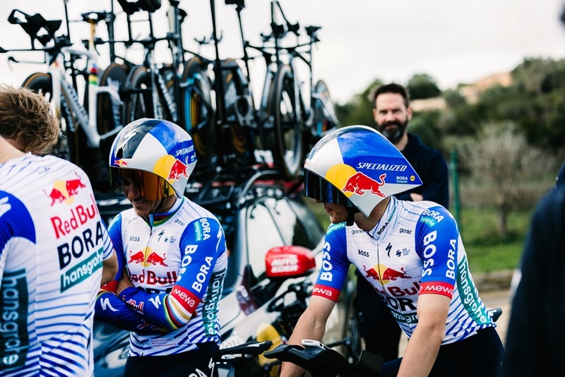 Ремко Эвенепул и Флориан Липовиц начнут сезон 2026 года на Майорке с командной гонки на время