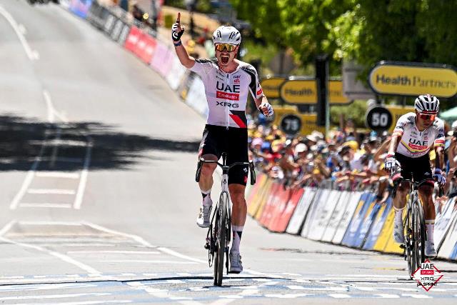 Джей Вайн и Джонатан Нарваэс не оставили шансов соперникам на 2-м этапе Тура Даун Андер-2026