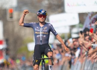 Том Пидкок выиграл 5-й этап и поднялся на итоговый подиум Вуэльты Андалусии-Руты дель Соль-2026