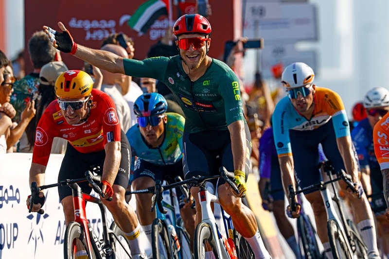 Хет-трик Джонатана Милана на Туре ОАЭ-2026