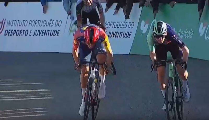 Поль Сэксас опередил Хуана Аюсо на 2-м этапе Волты Алгарве-2026