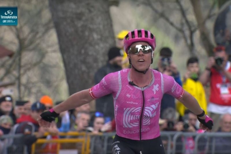 Михаэль Вальгрен выиграл 5-й этап Тиррено-Адриатико-2026 из отрыва дня