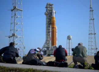 Новости США: американцы снова летят на Луну. Первый за 53 года пилотируемый полёт к спутнику Земли запланирован на апрель — БлокнотРУ — Новости США. США новости. США последние новости. США новости сегодня. США последние новости на сегодня. Происшествия в США. США происшествия. США происшествия сегодня. Новости США сегодня происшествия.