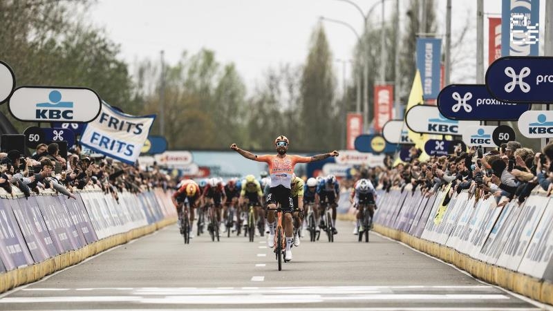 Филиппо Ганна &mdash; победитель Дварс доор Фландерен-Через Фландрию-2026