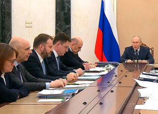 Даже голову не подняли: Путин потребовал от чиновников объяснить, почему экономика «отстала» от прогнозов ЦБ и правительства