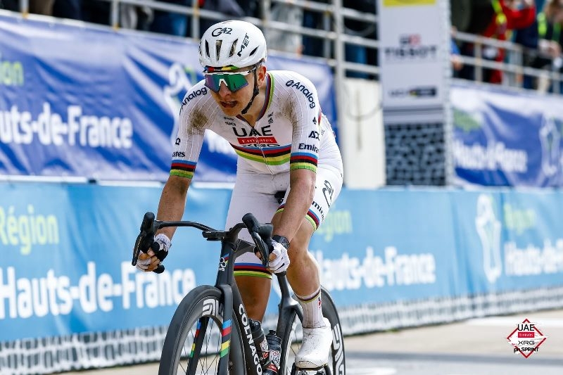 Тадей Погачар второй год подряд второй на Париж - Рубэ