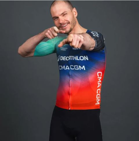 Из биатлона в пелотон: олимпийский чемпион Эмильен Жаклен присоединился к команде Decathlon CMA CGM