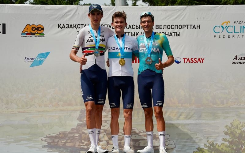 Казахстан. XDS Astana Team забирает весь подиум в групповой гонке