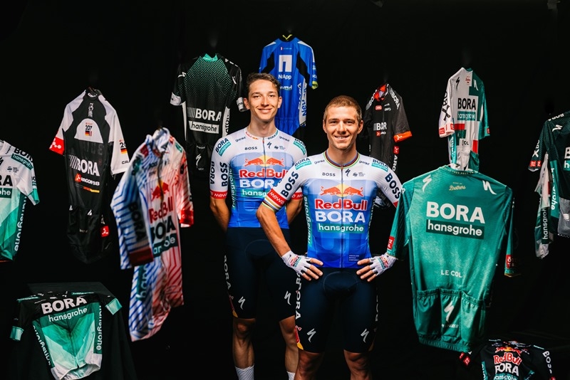 Red Bull – BORA – hansgrohe отмечает своё 13-е участие в Тур де Франс специальным дизайном формы