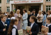«Уважение к учителям так и прёт в стране»: к 1 сентября в Госдуме напомнили школам о стоимости подарка — БлокнотРУ — Новости Госдума. Госдума новости. Госдума РФ новости. Новости Госдума РФ. Выборы в Госдуму 2026. Выборы в Госдуму в 2026 году. Партии на выборы в Госдуму. Кандидаты на выборы в Госдуму. Госдума. Депутаты Госдумы. Госдума РФ последние новости. Госдума РФ последние новости на сегодня. Депутат Госдумы. Госдума РФ. Мобилизация после выборов в Госдуму.