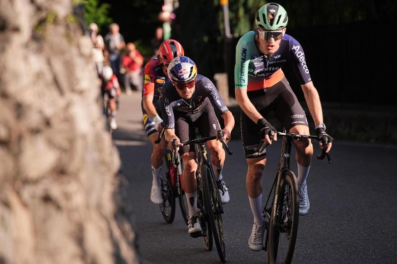 Поль Сэксас побил рекорд Тадея Погачара на Чивильо, а Strava отклонила восемь его сегментов
